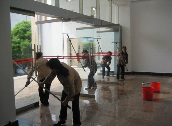 虎門保潔大樓開荒有哪一些程序？